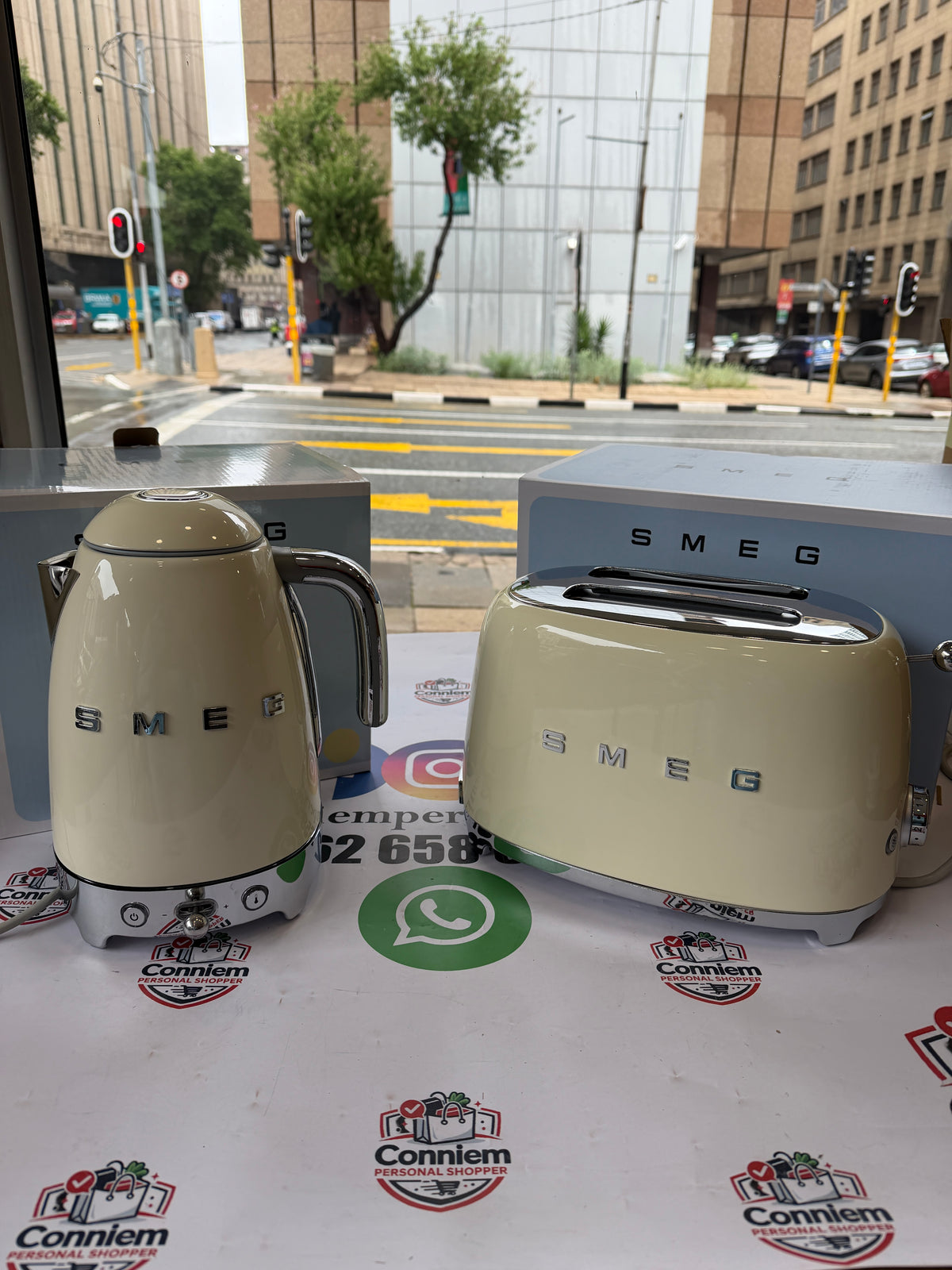 Smeg Combo (Cream Kettle and toaster)